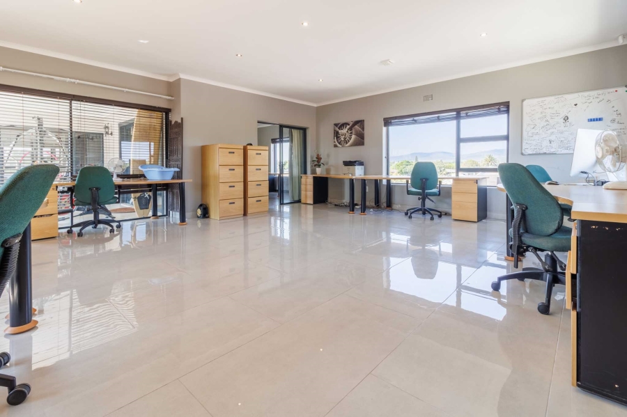 4 Bedroom Property for Sale in Flamingo Vlei Western Cape